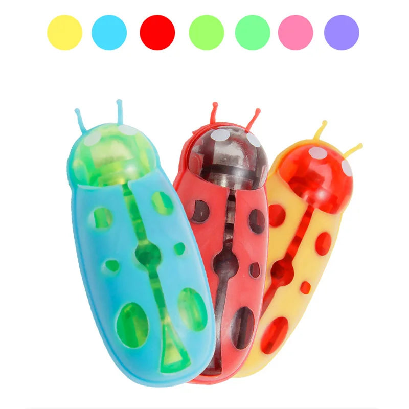 Jouet pour chat insecte FunnyBug™ disponible en différents coloris